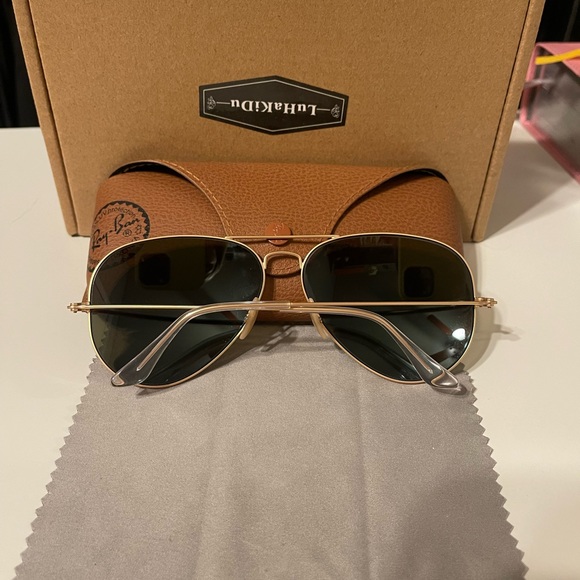 Ray-Ban Aviator Sunglasses - Picture 2 of 4